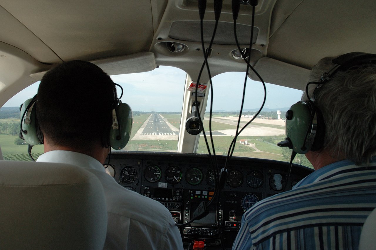 Escuela de Pilotos Aerbrava